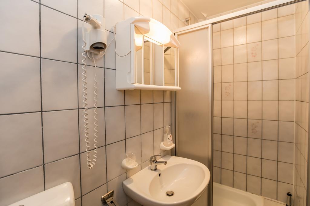 Hotel Denk Bed & Breakfast フォルヒドルフ エクステリア 写真