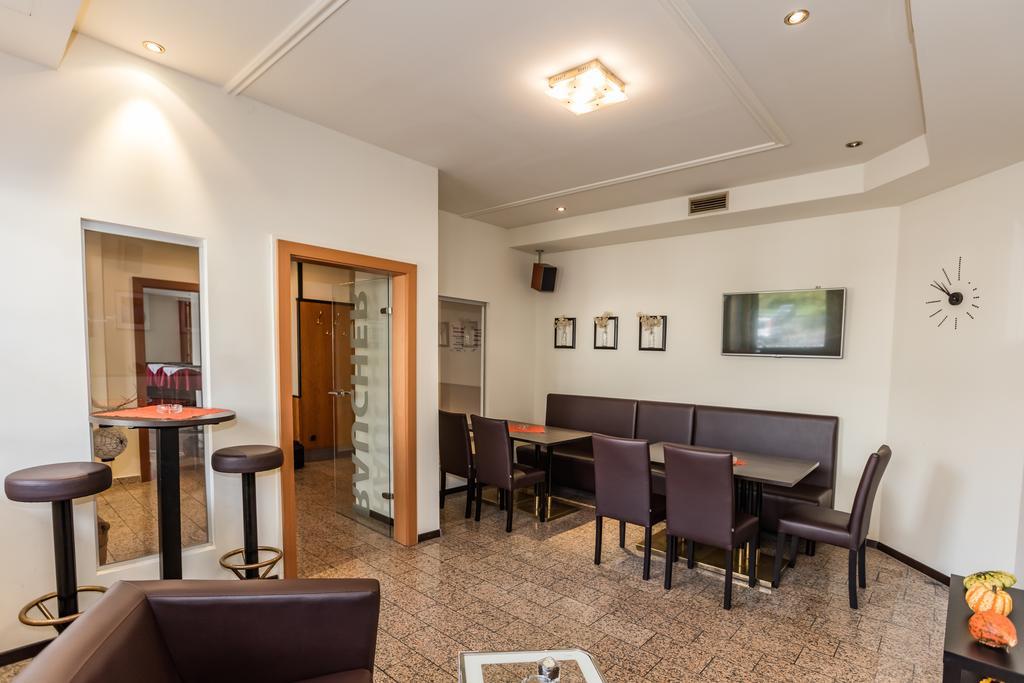 Hotel Denk Bed & Breakfast フォルヒドルフ エクステリア 写真