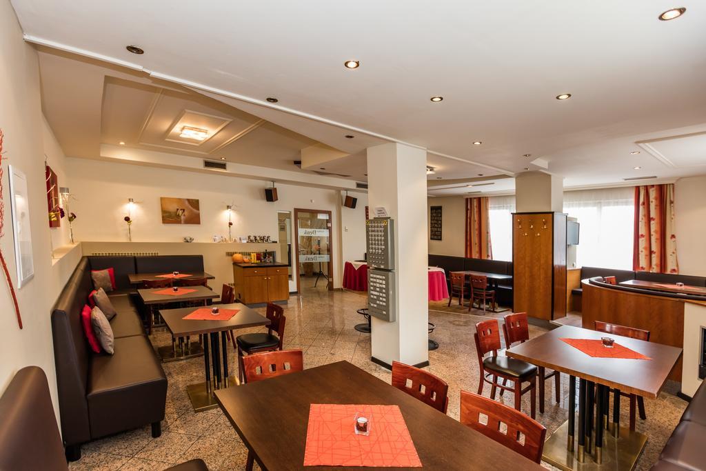 Hotel Denk Bed & Breakfast フォルヒドルフ エクステリア 写真
