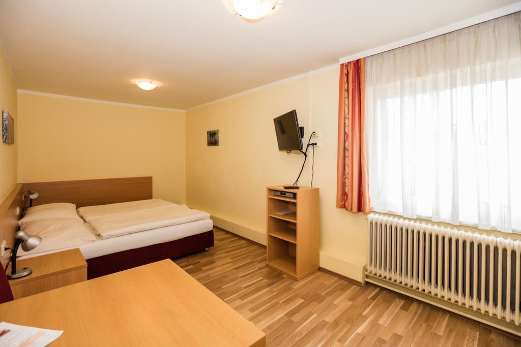 Hotel Denk Bed & Breakfast フォルヒドルフ エクステリア 写真