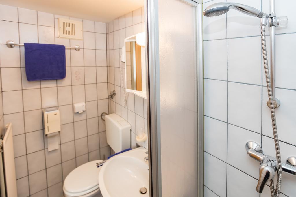 Hotel Denk Bed & Breakfast フォルヒドルフ エクステリア 写真