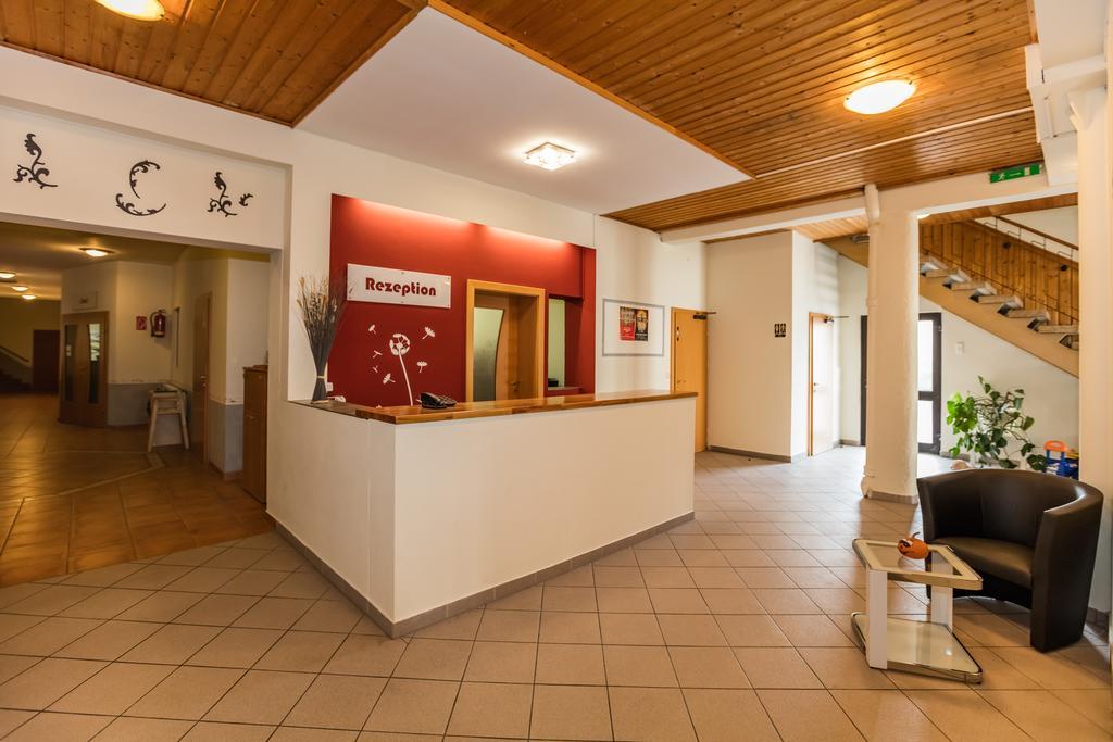 Hotel Denk Bed & Breakfast フォルヒドルフ エクステリア 写真