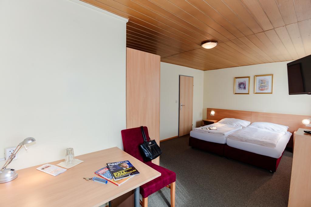 Hotel Denk Bed & Breakfast フォルヒドルフ エクステリア 写真